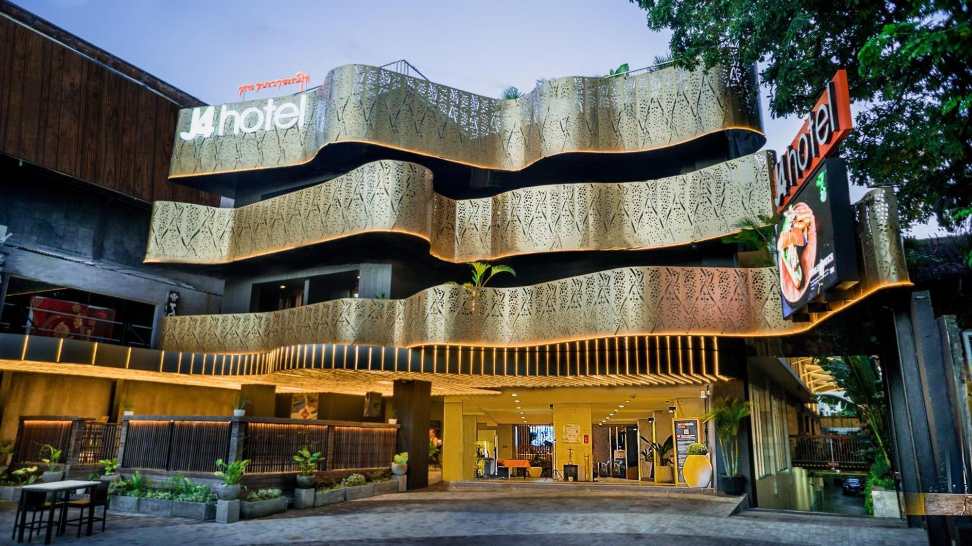 J4 Hotels Legian Exterior photo