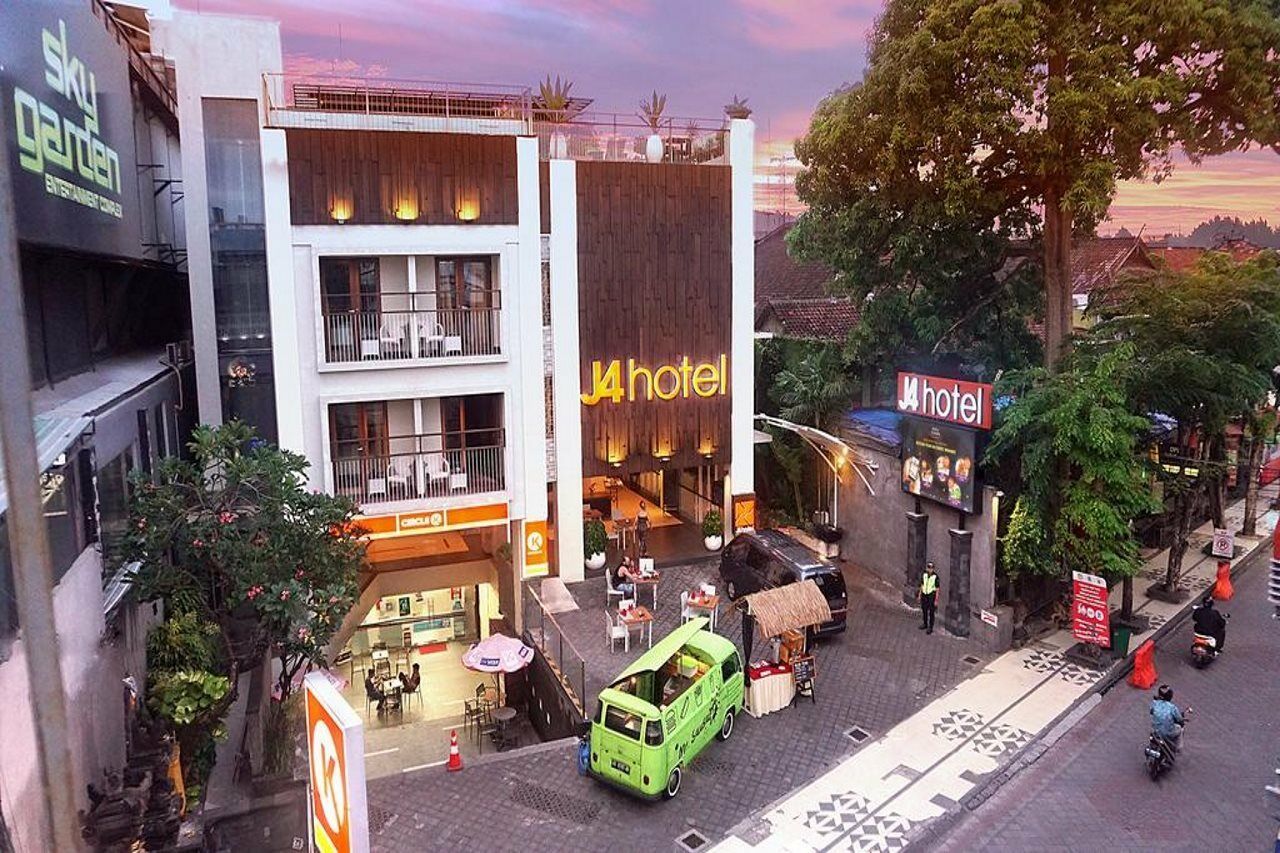 J4 Hotels Legian Exterior photo